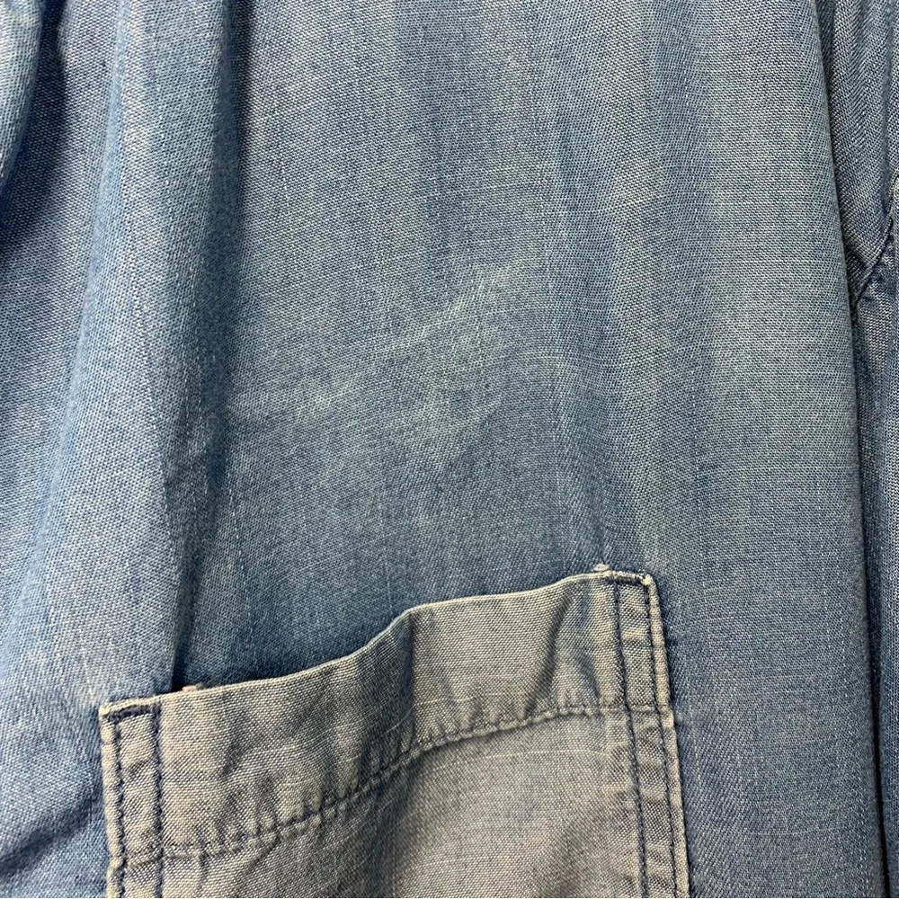 Lolé Blue Chambray Denim Shirt Sz L Relaxed Fit Flwy Lyocell Long sleeve Blouse - Picture 7 of 14
